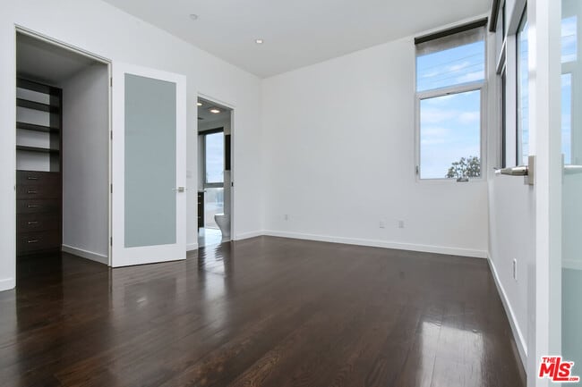 Building Photo - 11610 Ohio Ave