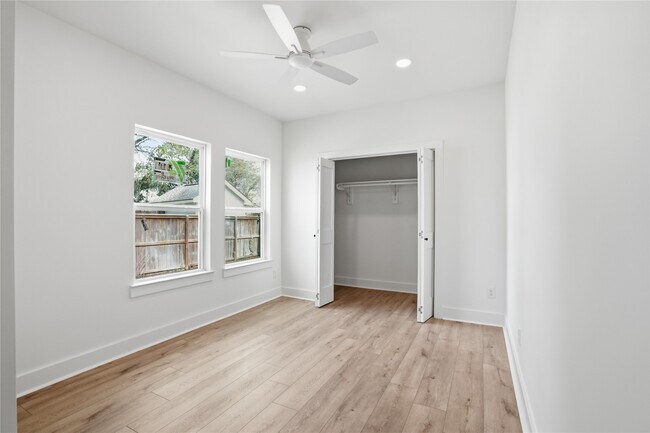 Building Photo - 532 N Super St