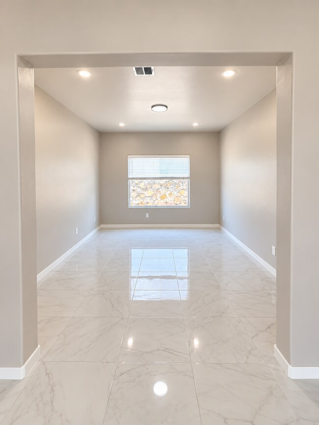 Building Photo - 12633 Middlesbrough Ave