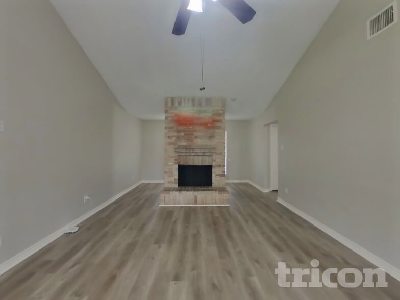 Building Photo - 22510 Braken Carter Ln