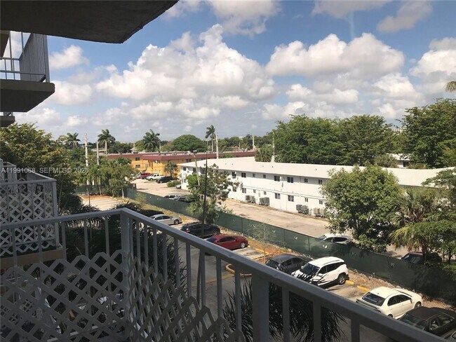 Building Photo - 4550 NW 9th St