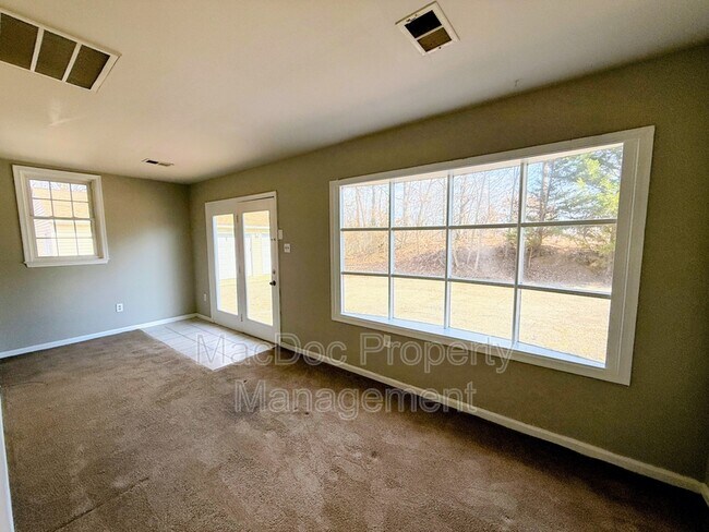 Building Photo - 265 Butler Rd