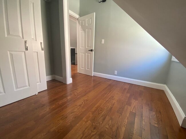 Building Photo - 24 W 35th St