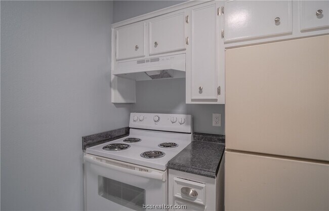 Building Photo - 1833 Wilde Oak Cir