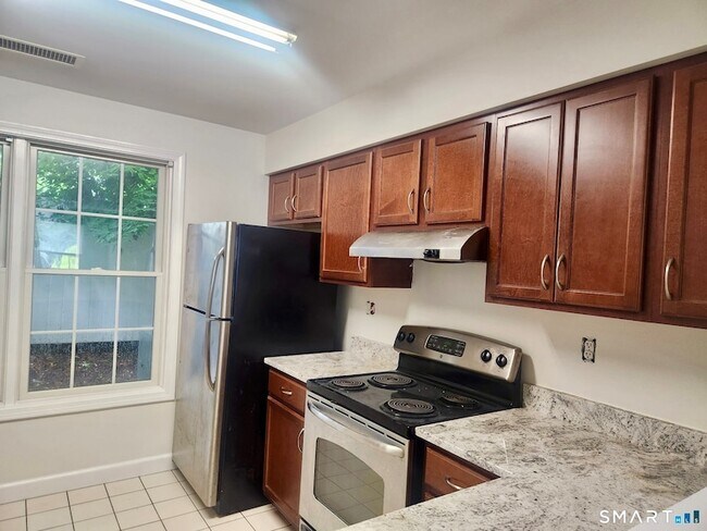 Building Photo - 49 Fairgate Dr