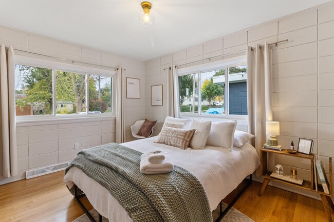 Building Photo - 426 E Ohio Ave