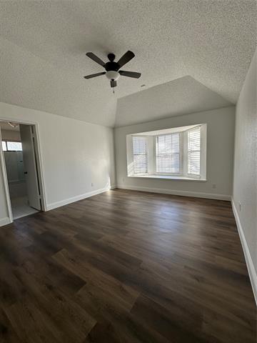 Building Photo - 2006 Oakglen Dr