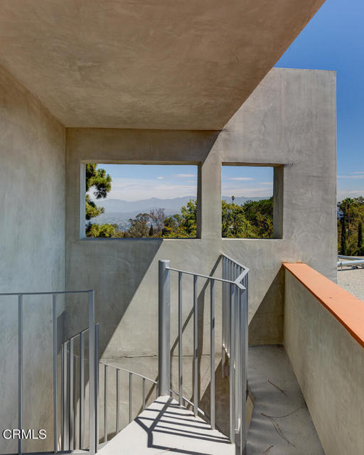 Building Photo - 2135 Park Dr