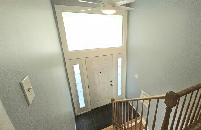 Building Photo - 1730 Traver Rd