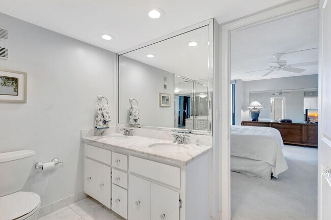 Building Photo - 5550 N Ocean Dr