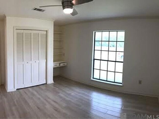 Building Photo - 13523 Willowridge Ave