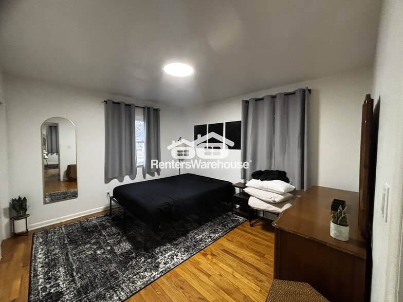 Building Photo - 2816 Vine St