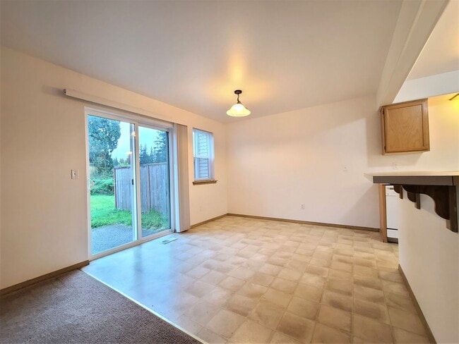 Building Photo - HudDea#7