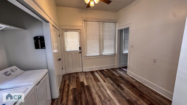 Building Photo - University Area 4bd/2ba With Private Backyard! Text (510)-631-1171 for more info!