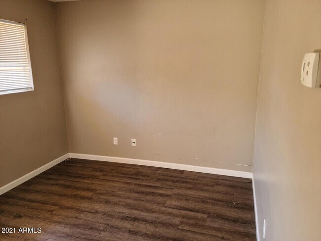 Building Photo - 1223 W University Dr