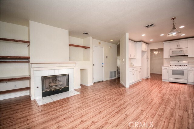 Building Photo - 554 Pointe Vista Ct