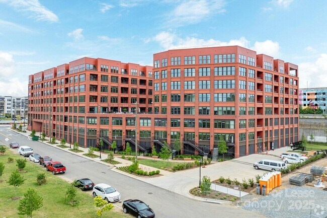 Building Photo - 300 E 36th St