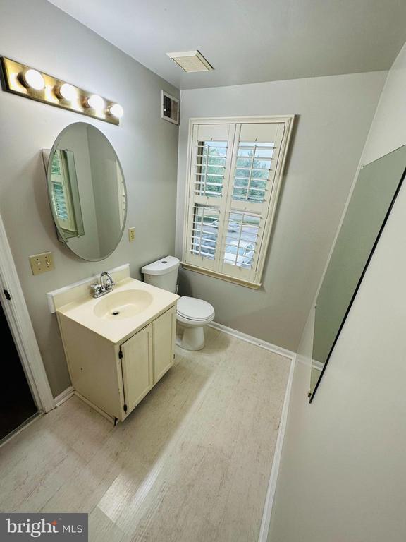 Building Photo - 8206 Red Wing Ct