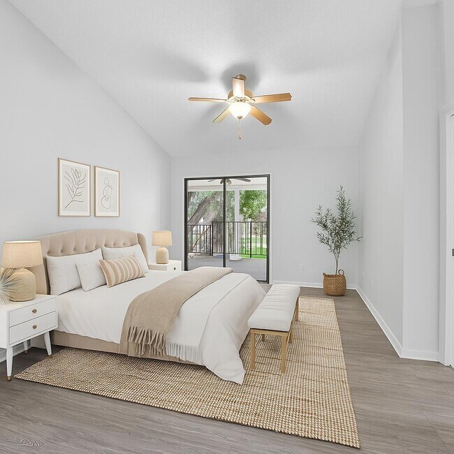 Building Photo - 5530 Coach House Cir