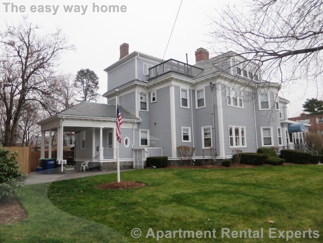 Building Photo - 153 Summer St