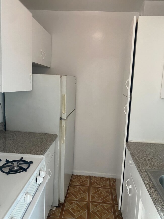 3489 Fort Independence St 3489 Fort Independence St The Bronx NY