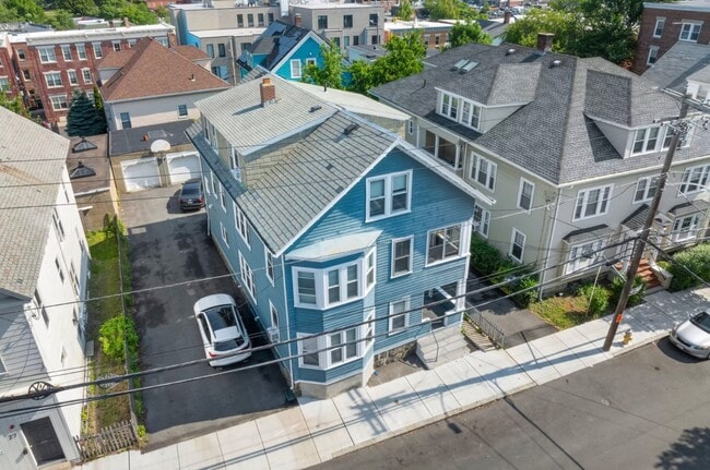 Building Photo - 29 Harbor St