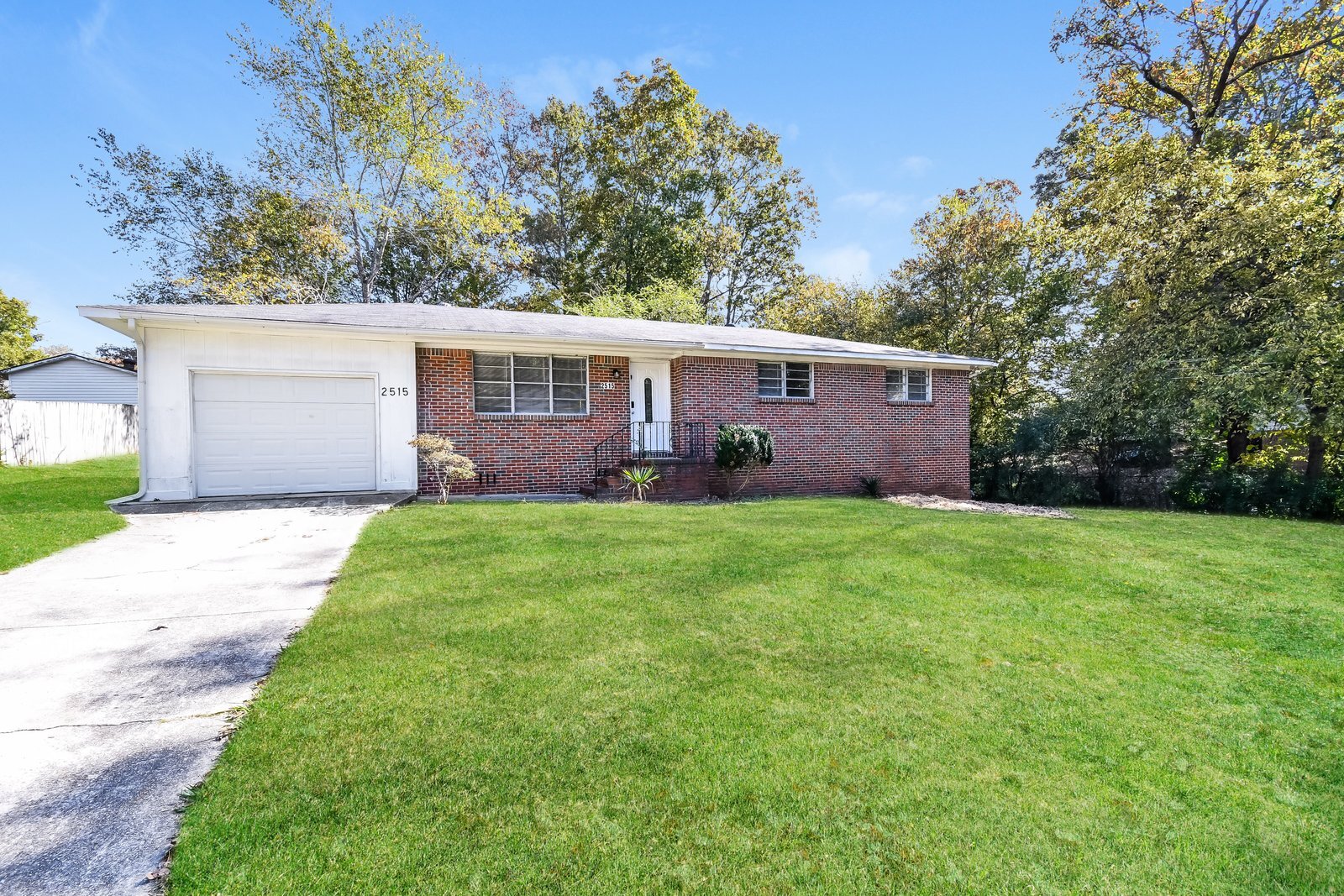 Building Photo - 2515 Ridgewood Rd