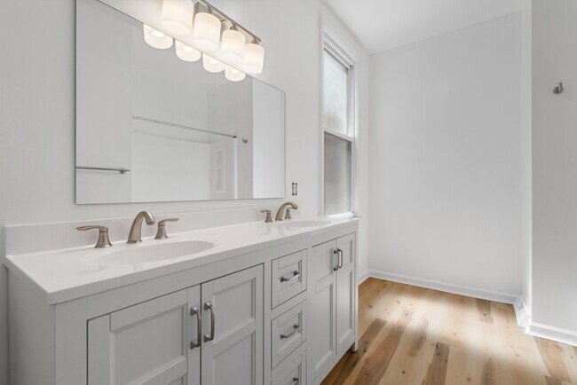 Building Photo - Fully Renovated Three Bedroom Two Bathroom Home