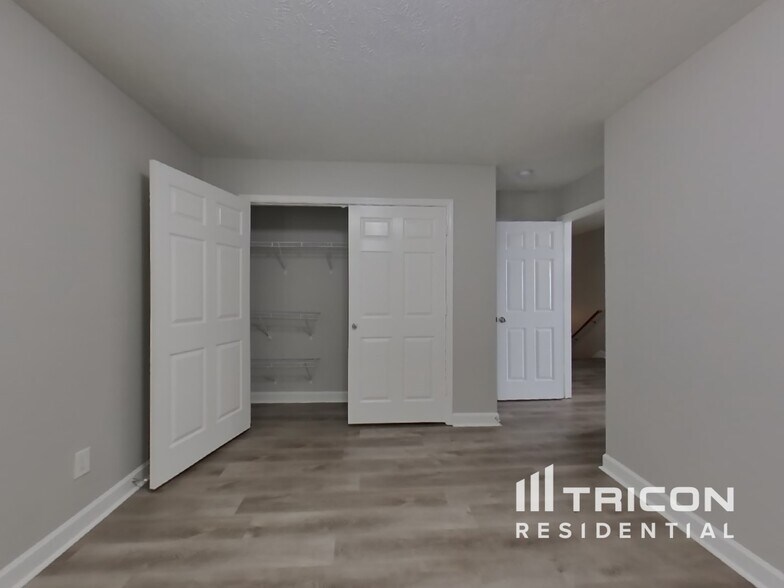 Building Photo - 645 Belgium Dr