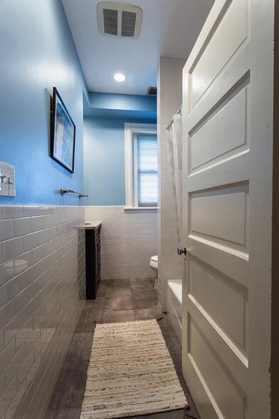 Building Photo - 1423 R St NW