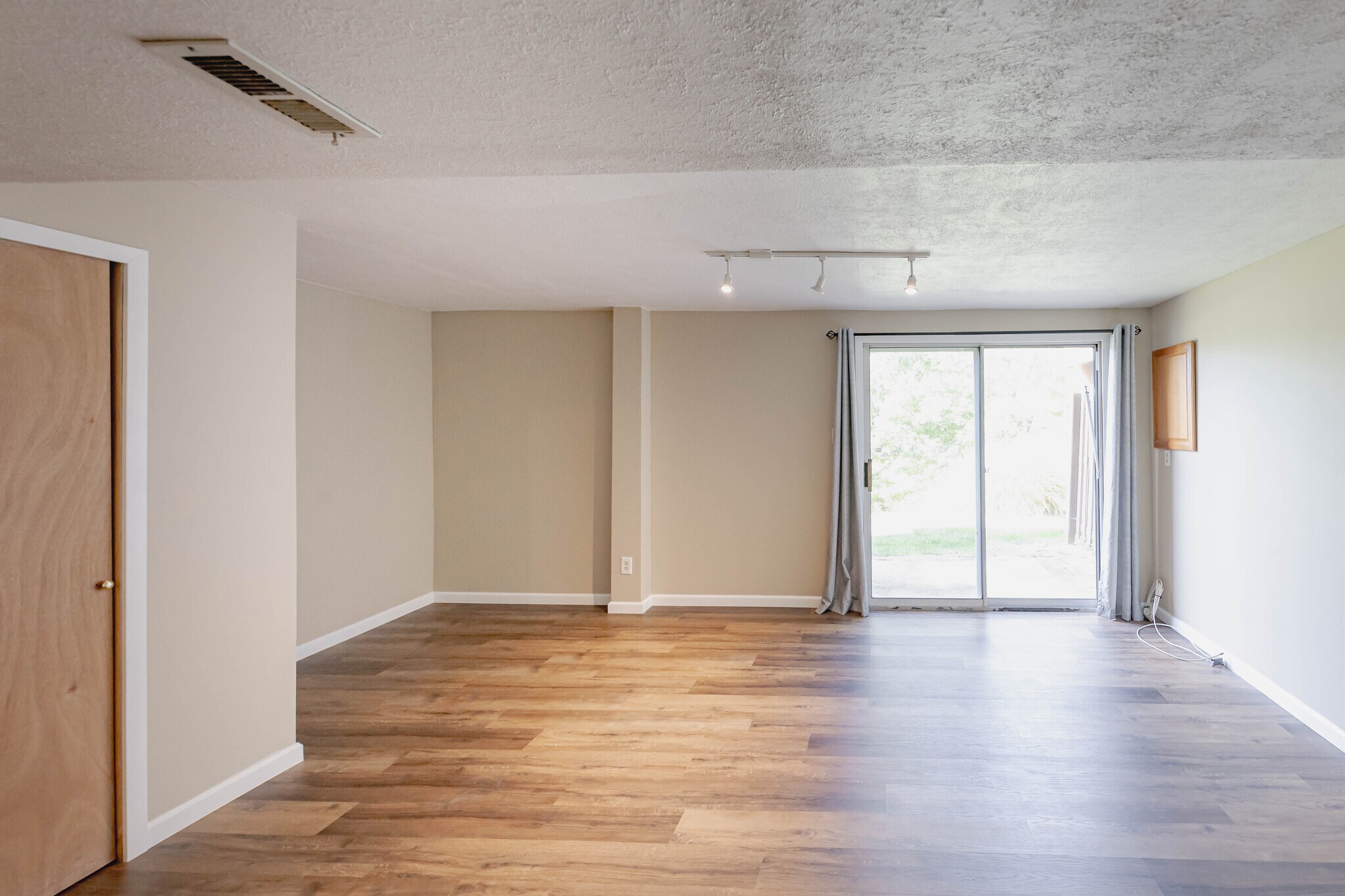Building Photo - 3172 Meadow Trail Dr