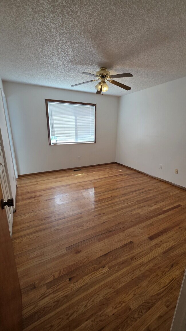 Building Photo - Spacious 3 Bed/ 3 Bath in Widefield Cul-de-Sac