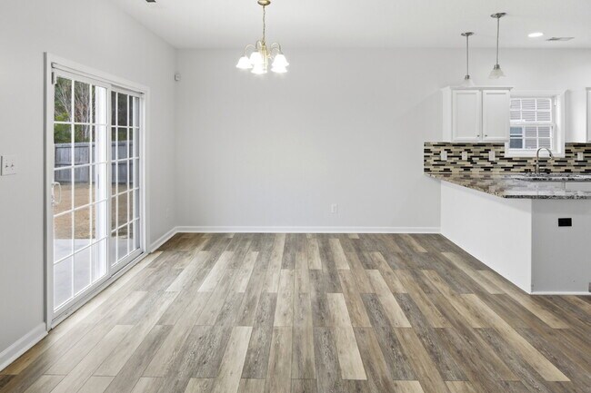 Building Photo - 124 Regatta Way