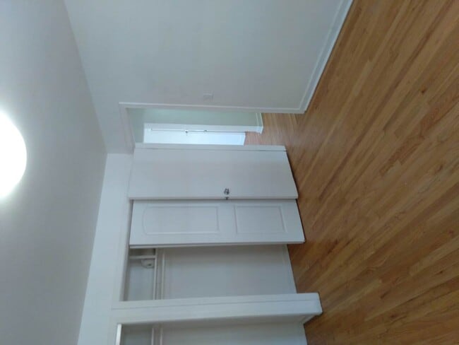 Building Photo - 907 Austin St