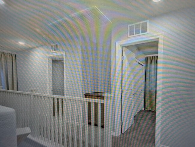 Building Photo - Magnificent Townhome Located In Quail Ridge Community!