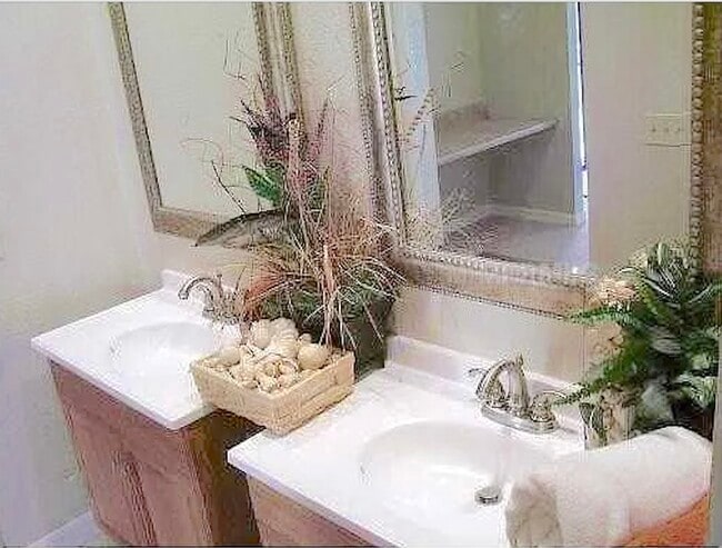 Building Photo - 1526 Winter Green Blvd