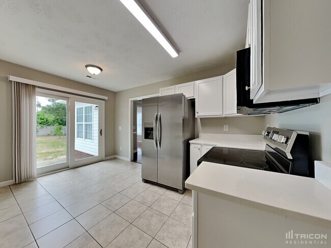 Building Photo - 459 Lenoir Dr