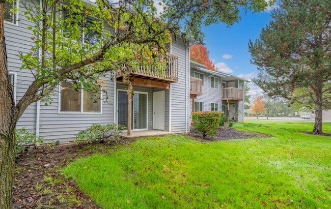 Building Photo - Lakeside Living in Corvallis - Affordable Comfort with Scenic Views!