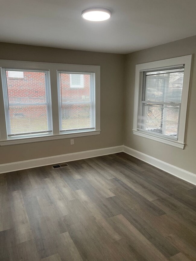 Building Photo - 207 Clayton St