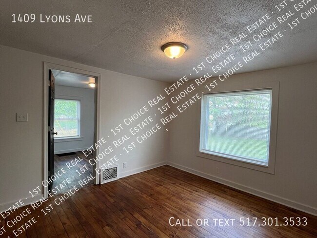 Building Photo - 1409 Lyons Ave