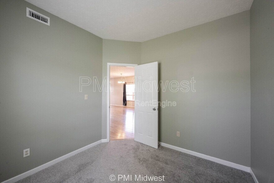 Building Photo - 8802 Benjamin Ln