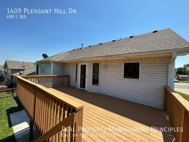 Building Photo - 1409 Pleasant Hill Dr