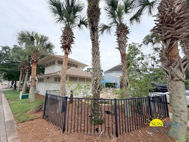 Building Photo - 137 Golf Villa Dr