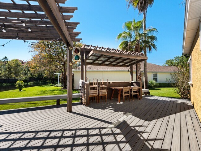 Building Photo - Gorgeous 3B/2.5B Home in Emerald Lakes Gat...