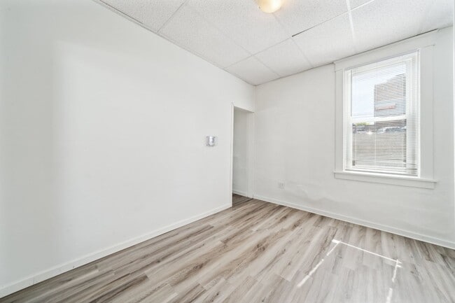 Building Photo - Stunning 3 Bedroom home in Greensburg!