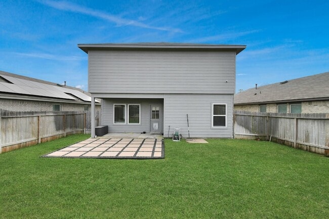 Building Photo - 5443 Pinetree Cres Ln