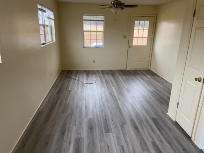 Building Photo - 22 Peaceful Valley Ln