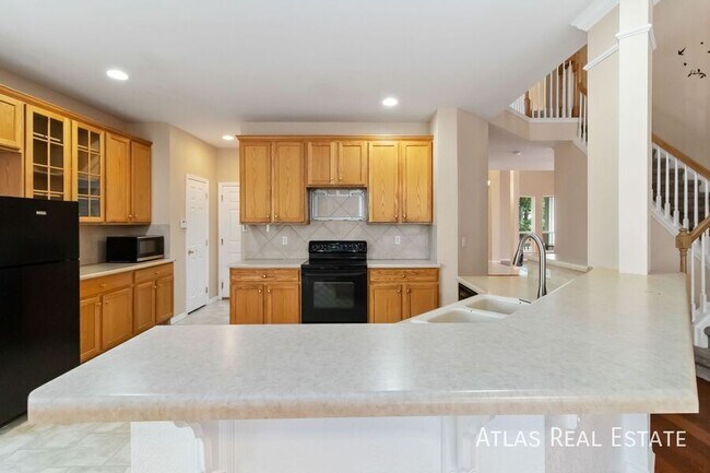 Building Photo - 15452 E 7th Ave