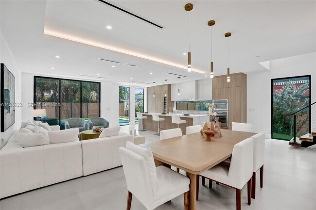 Building Photo - 1825 NE 26th Ave