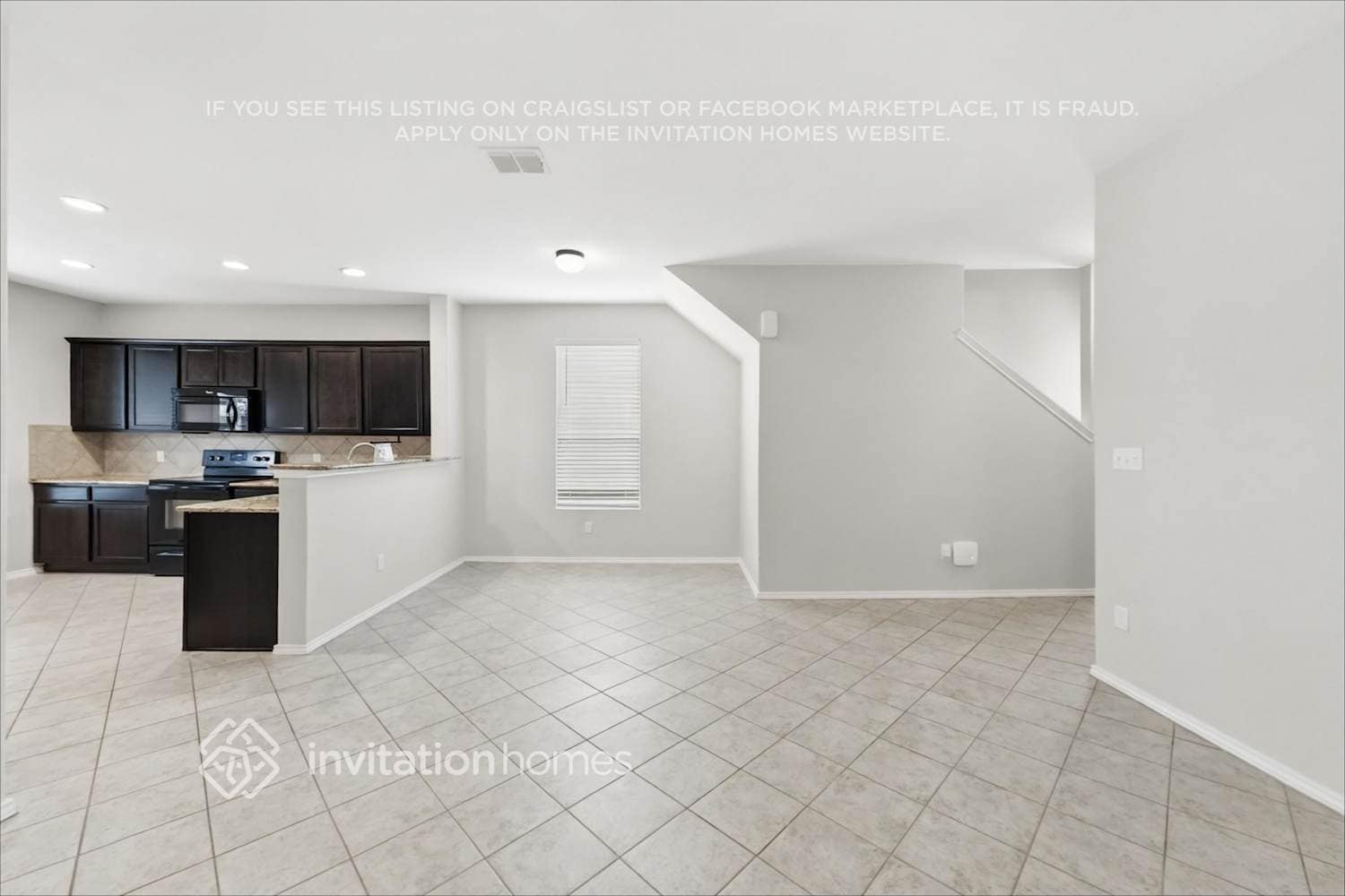 Building Photo - 467 Walnut Crest